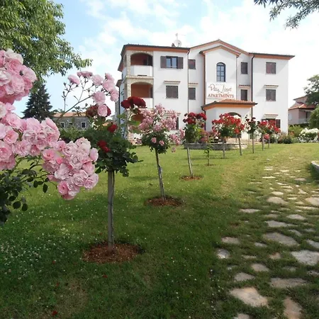 Linet 7- By Interhome * Funtana