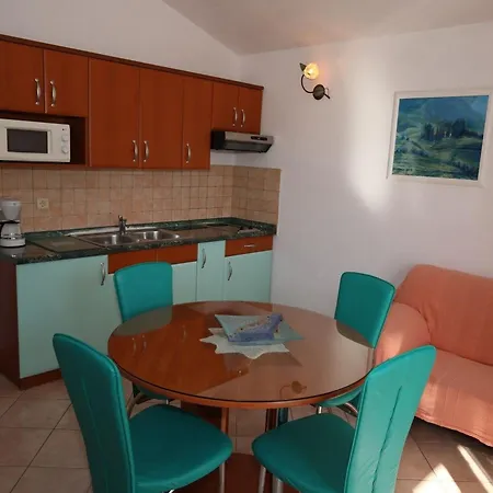 Linet 7- By Interhome Apartman Funtana