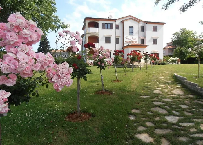 Linet 7- By Interhome * Funtana