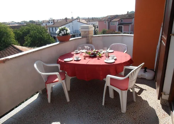 Linet 7- By Interhome *