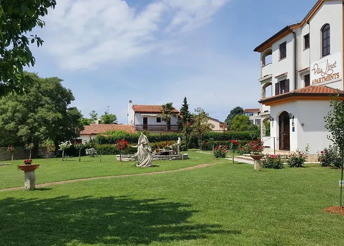 Linet 7- By Interhome * Funtana