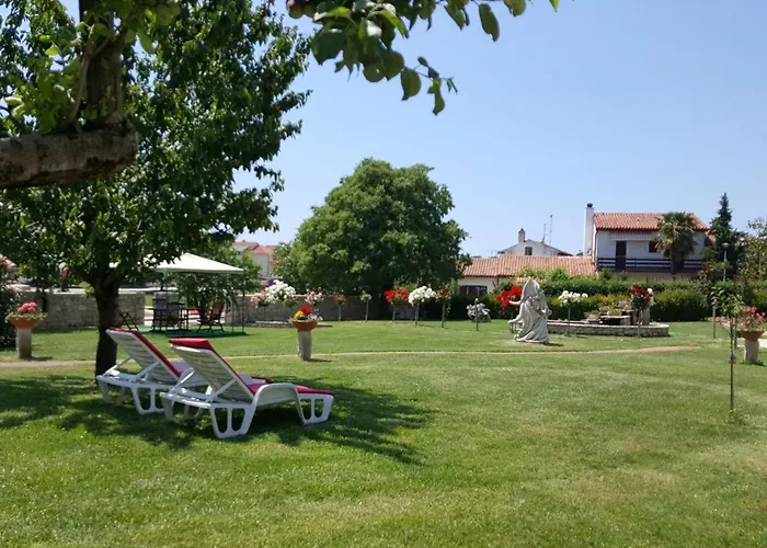 Apartman Linet 7- By Interhome Funtana